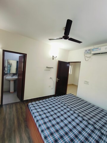 Bedroom in 1 BHK Builder Floor at Sushant Vyapaar Kendra, Sector 43 – for Rent