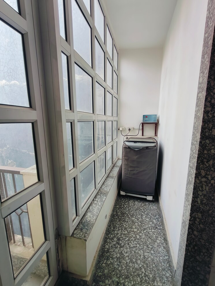 Balcony, sushant-vyapaar-kendra 1 Bedroom 652 Sq.Ft. Builder Floor In Sector 43 Gurgaon 9023606