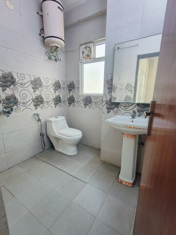 Bathroom in 1 BHK Builder Floor at Sushant Vyapaar Kendra, Sector 43 – for Rent