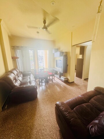 Living Room in 1 BHK Apartment at Jyoti Complex, Goregaon East – for Rent