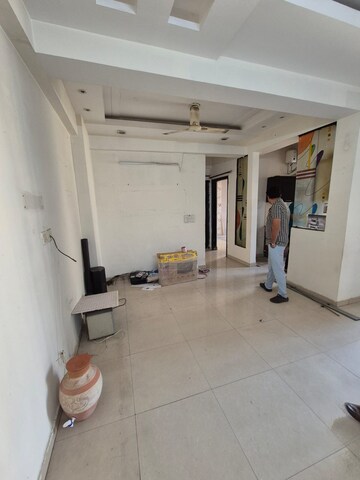 Parking in 2.5 BHK Apartment at Prateek Laurel, Sector 120 – for Sale