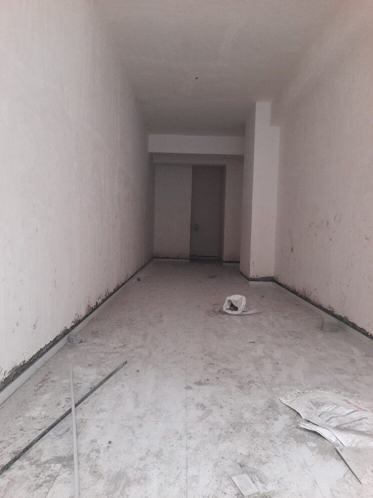 Room, dgs-sheetal-infinity Commercial Shop 545 Sq.Ft. In Goregaon East Mumbai 9023853