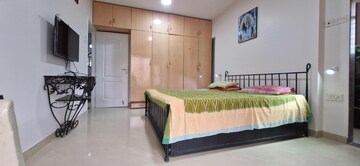 Bedroom in 3 BHK Apartment at Dn Nagar – for Rent