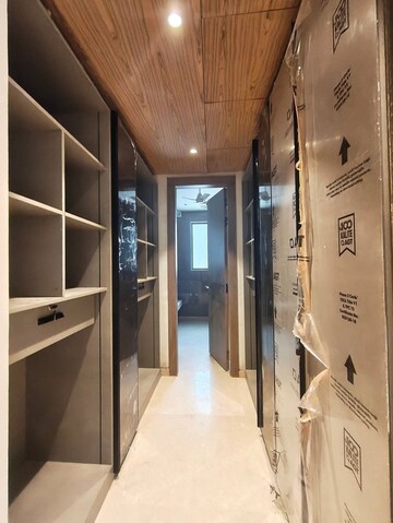 Building Lobby in 5 BHK Apartment at Green Wood City, Sector 45 – for Sale