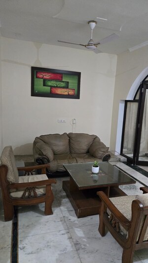 Living Room in 5 BHK Villa at Sector 28 – for Sale