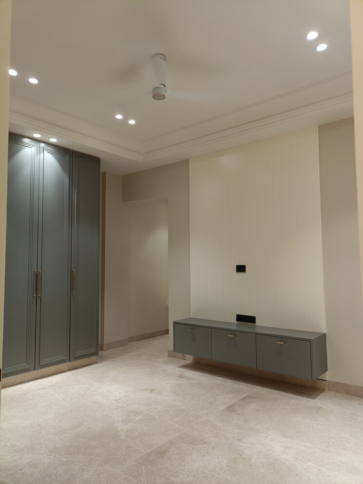 Room, anand vihar 3 Bedroom 1800 Sq.Ft. Builder Floor In Anand Vihar Delhi 9023822