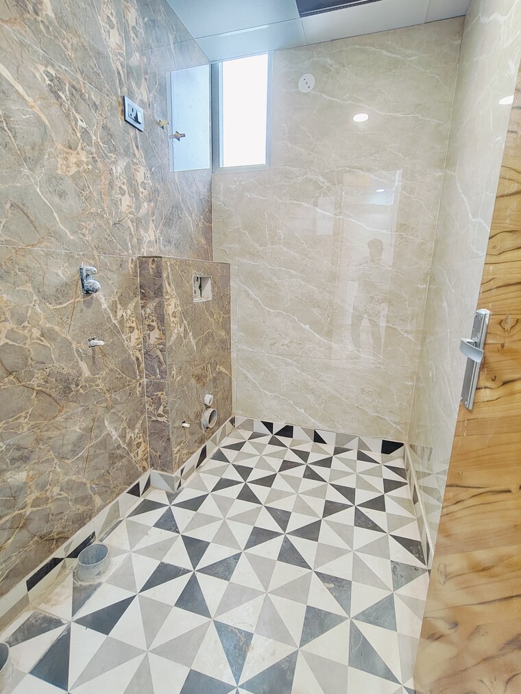 Bathroom, sector 73 4 Bedroom 1600 Sq.Ft. Builder Floor In Sector 73 Noida 9023855