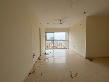 Room in 3 BHK Apartment at Runwal Elegante, Andheri West – for Rent