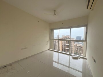 Room in 3 BHK Apartment at Runwal Elegante, Andheri West – for Rent