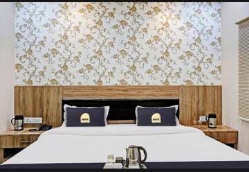 Bedroom in 4 BHK Penthouse at Mahmoorganj – for Rent