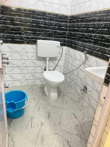 Bathroom in 4 BHK Penthouse at Mahmoorganj – for Rent