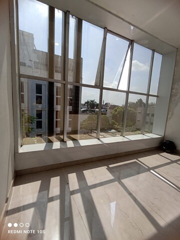 Room in 4 BHK Penthouse at Mahmoorganj – for Rent