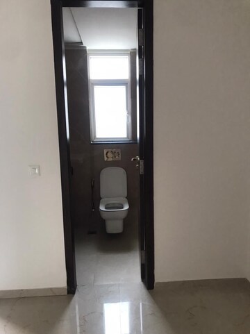 Furnished Amenities in 3 BHK Apartment at Smart World Orchard, Sector 61 – for Rent