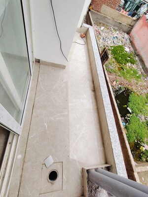 Balcony in 2 BHK Builder Floor at Sector 73 – for Sale