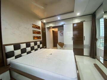 Bedroom in 3 BHK Apartment at DLH Orchid, Andheri West – for Rent
