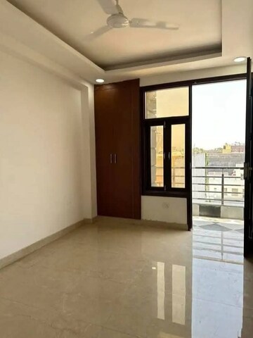 Room in 1 BHK Builder Floor at Saket – for Rent