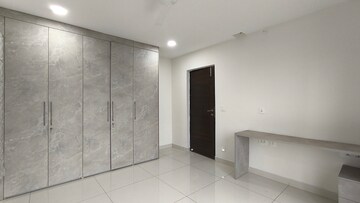 Room in 3 BHK Apartment at Rajapushpa Provincia, Narsingi – for Rent
