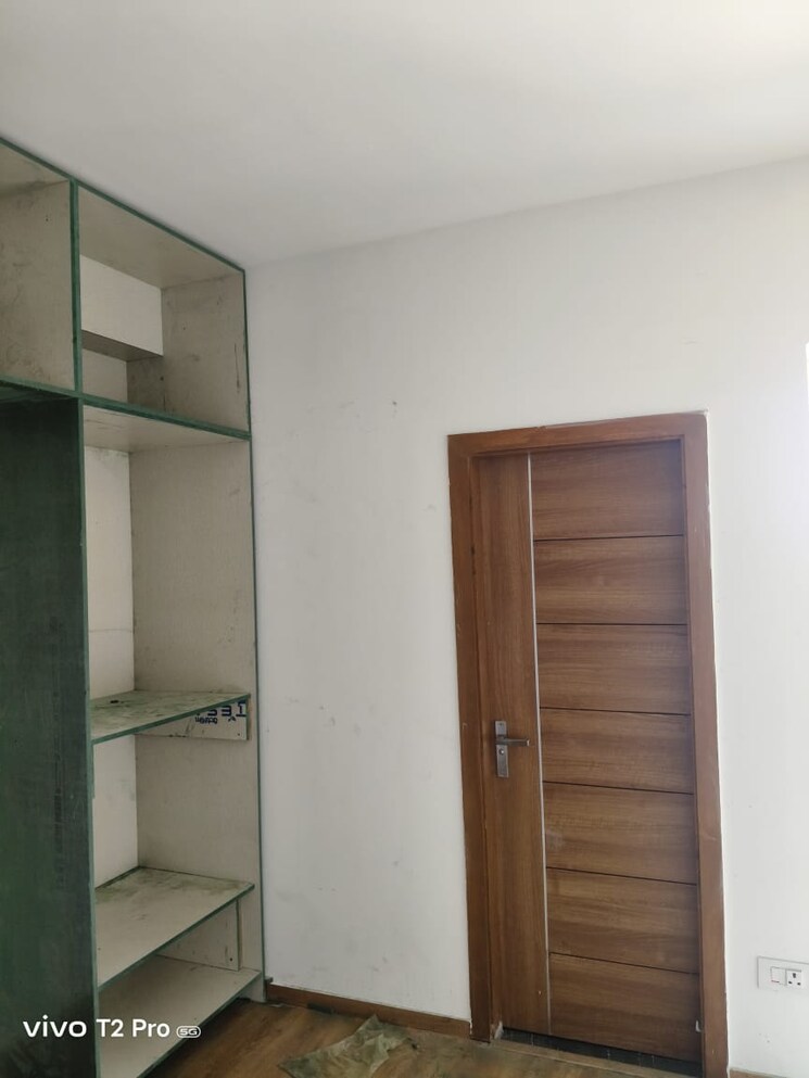 Room, tulip-yellow 3 Bedroom 1704 Sq.Ft. Apartment In Sector 69 Gurgaon 9023930