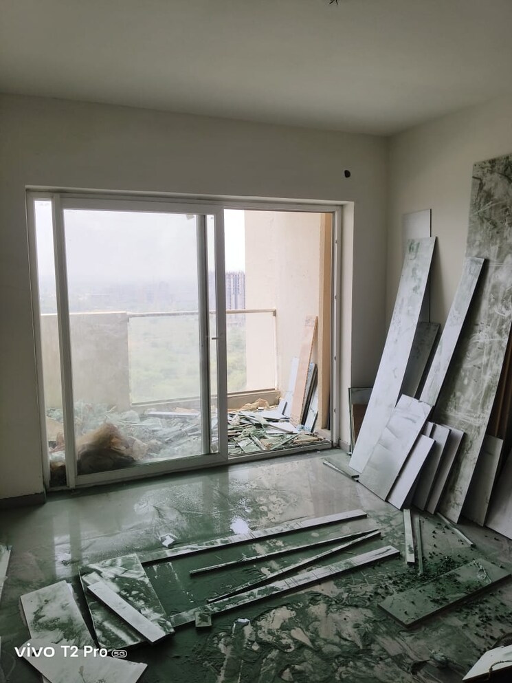 Balcony, tulip-yellow 3 Bedroom 1704 Sq.Ft. Apartment In Sector 69 Gurgaon 9023930