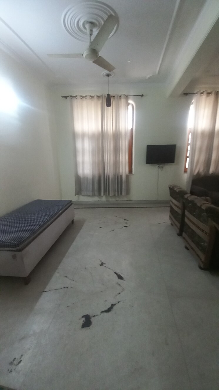 Living Room, sector 23 3 Bedroom 3500 Sq.Ft. Builder Floor In Sector 23 Gurgaon 9023919