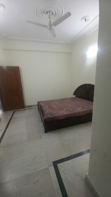 Living Room in 3 BHK Builder Floor at Sector 23 – for Rent