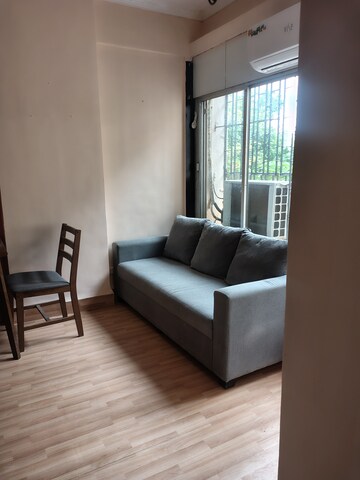 Furnished Amenities in 2 BHK Apartment at Andheri West – for Rent
