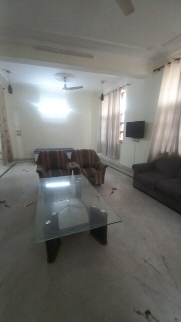 Living Room in 3 BHK Builder Floor at Sector 23 – for Rent