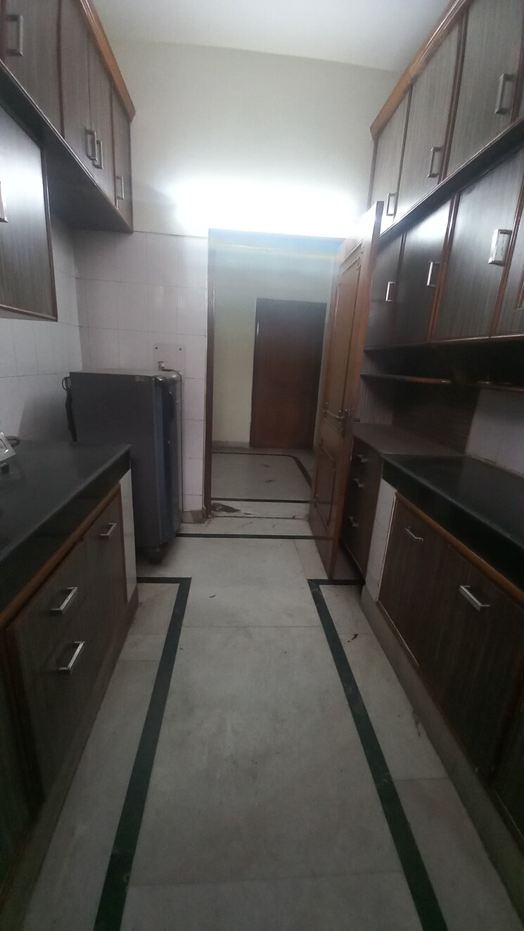 Kitchen, sector 23 3 Bedroom 3500 Sq.Ft. Builder Floor In Sector 23 Gurgaon 9023919