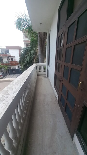 Balcony in 3 BHK Builder Floor at Sector 23 – for Rent