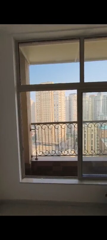 Room in 1 BHK Apartment at Hiranandani Estate Solitaire C, Ghodbunder Road – for Rent