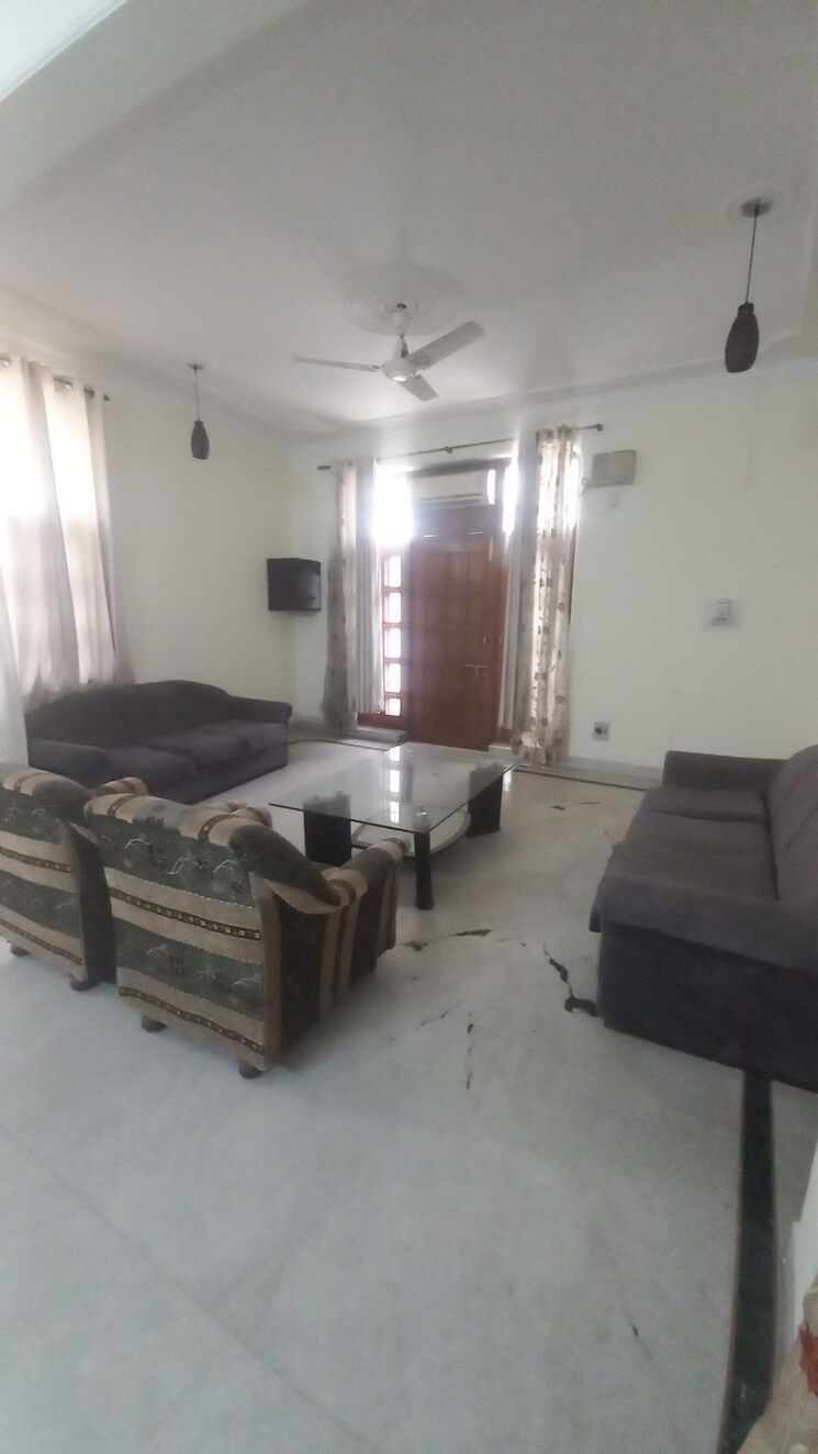 Living Room, sector 23 3 Bedroom 3500 Sq.Ft. Builder Floor In Sector 23 Gurgaon 9023919