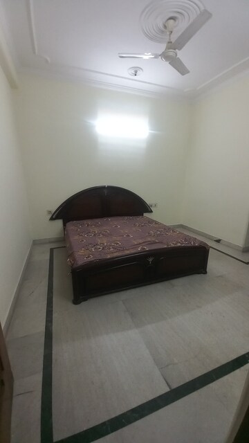 Bedroom in 3 BHK Builder Floor at Sector 23 – for Rent