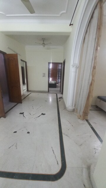 Room in 3 BHK Builder Floor at Sector 23 – for Rent