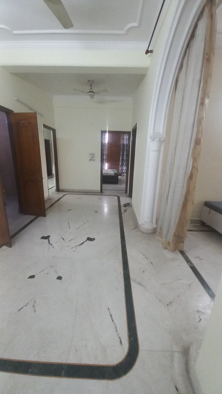 Room, sector 23 3 Bedroom 3500 Sq.Ft. Builder Floor In Sector 23 Gurgaon 9023919