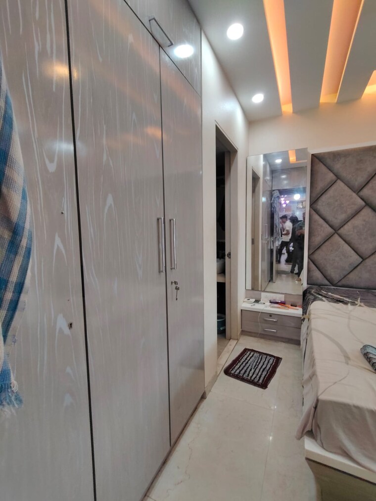 Bathroom, dosti-west-county 2 Bedroom 734 Sq.Ft. Apartment In Balkum Pada Thane 9023925