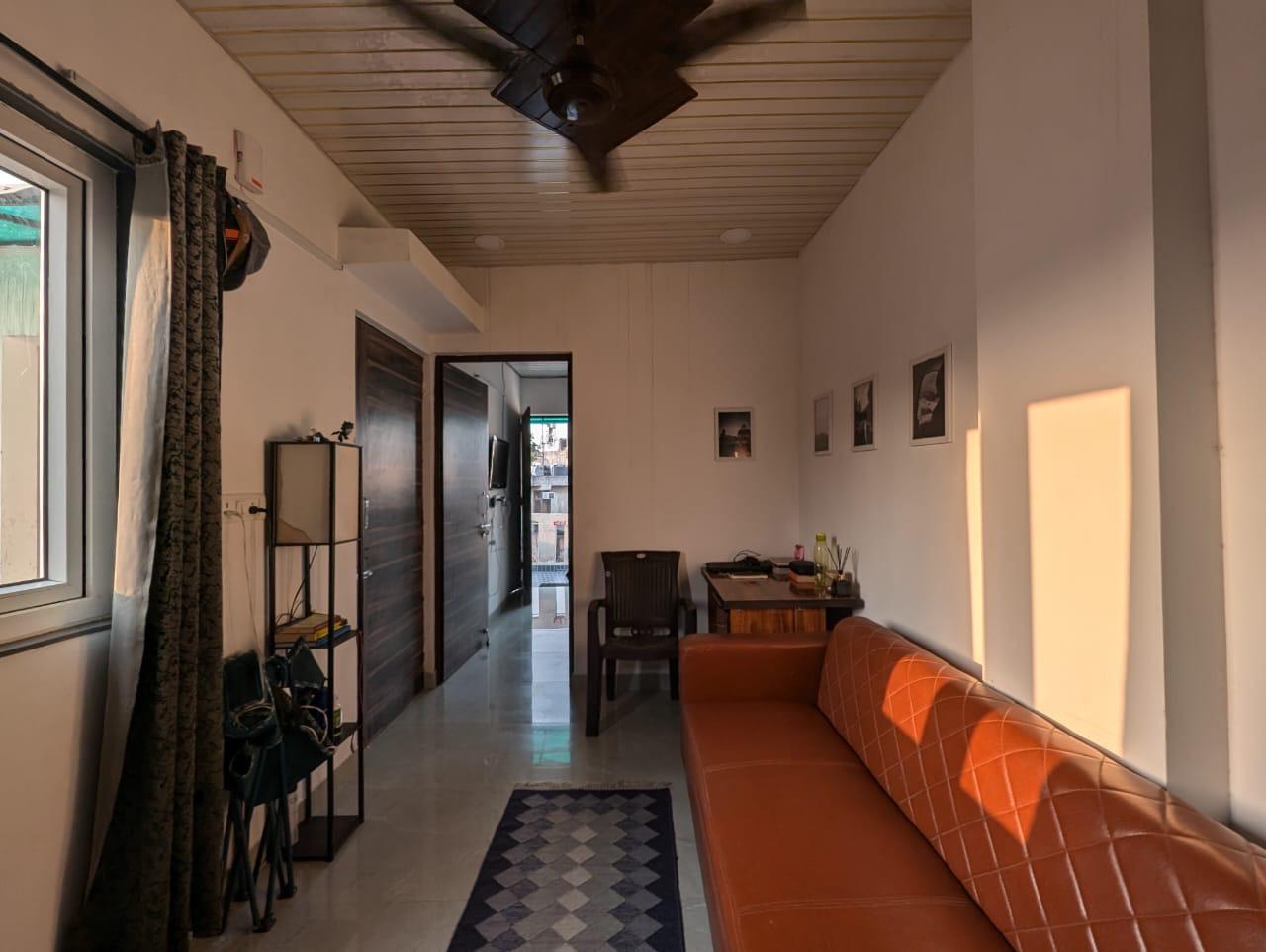 1 BHK Builder Floor For Rent in Kalkaji