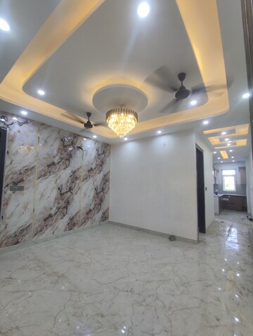 Furnished Amenities in 3 BHK Builder Floor at Sector 73 – for Sale
