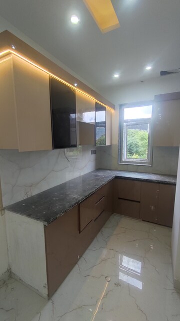Kitchen in 3 BHK Builder Floor at Sector 73 – for Sale