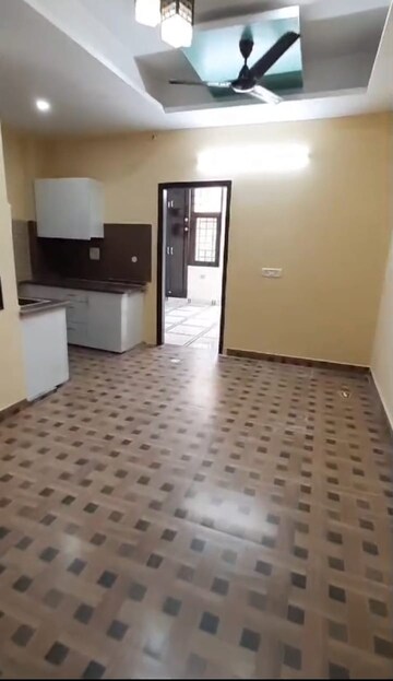 Room in 2 BHK Builder Floor at Vasundhara Sector 5 – for Rent