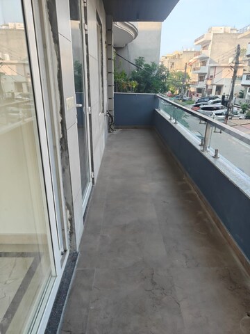 Balcony in 3 BHK Builder Floor at Sector 23 – for Rent