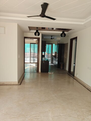 Room in 3 BHK Builder Floor at Sector 23 – for Rent