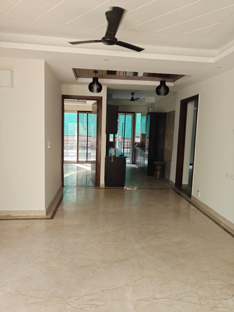 Room, sector 23 3 Bedroom 2500 Sq.Ft. Builder Floor In Sector 23 Gurgaon 9023963