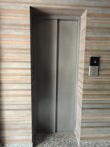 Building Lobby in 3 BHK Builder Floor at Sector 23 – for Rent