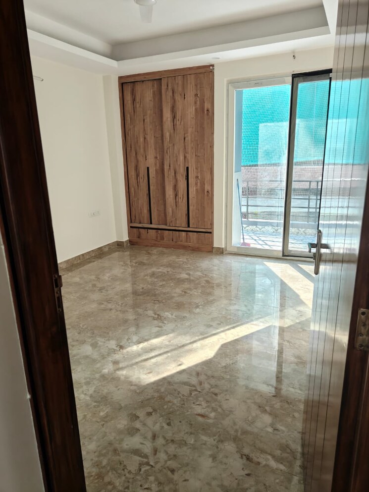 Room, sector 23 3 Bedroom 2500 Sq.Ft. Builder Floor In Sector 23 Gurgaon 9023963