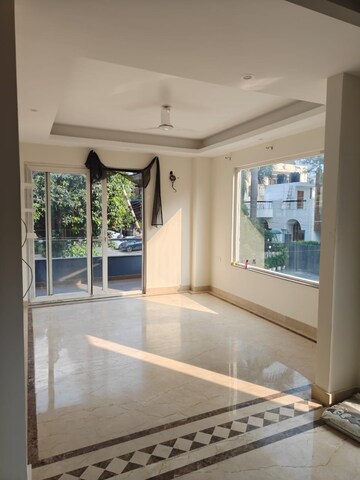 Room in 3 BHK Builder Floor at Sector 23 – for Rent
