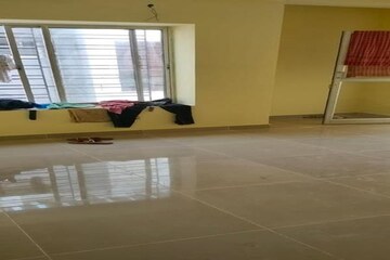 Room in 2 BHK Apartment at Realtech The Indiana, Rajarhat – for Rent