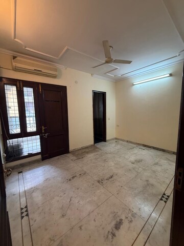 Room in 2 BHK Builder Floor at Kalkaji – for Rent