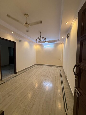 Room in 2 BHK Builder Floor at Kalkaji – for Rent
