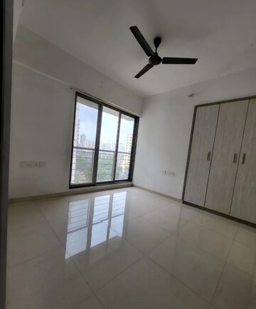 Room in 2 BHK Apartment at Runwal Eirene, Balkum Pada – for Rent