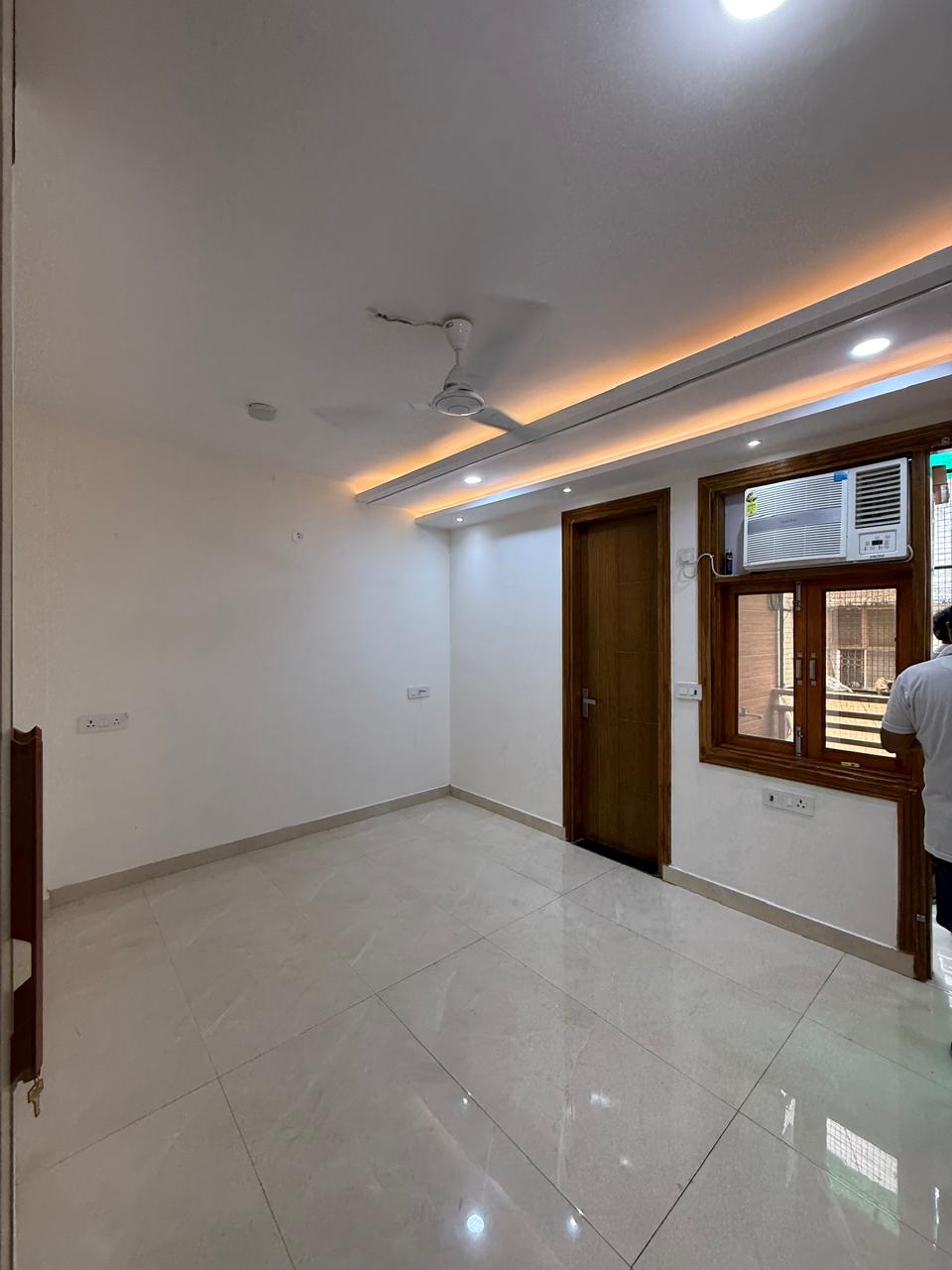 2 BHK Builder Floor For Rent in Kalkaji